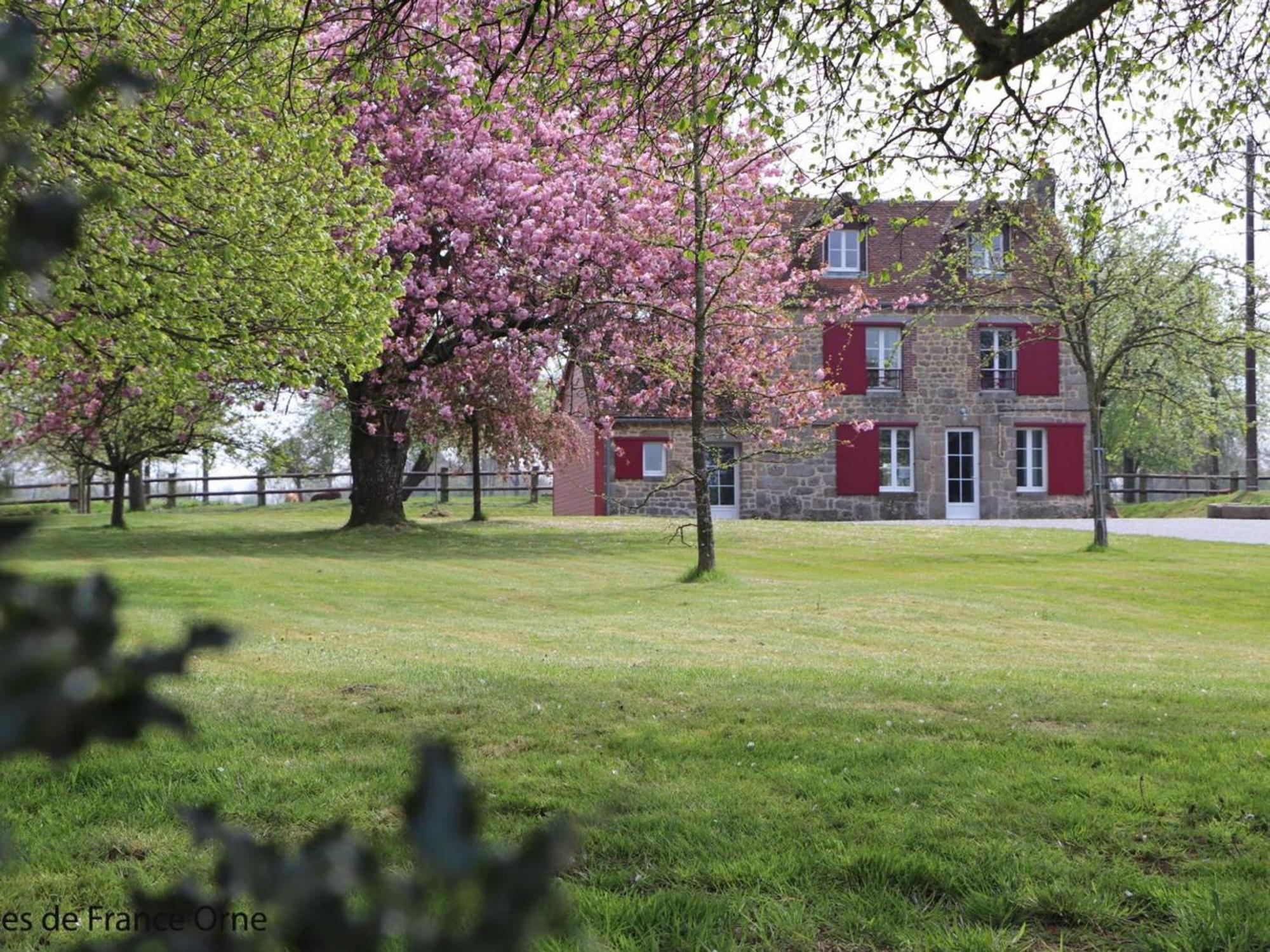 Maison Normande Renovee Avec Grand Jardin, Ideale Pour Famille, Proche Lac Et Randonnees - Fr-1-497-143 Menil-Gondouin Buitenkant foto